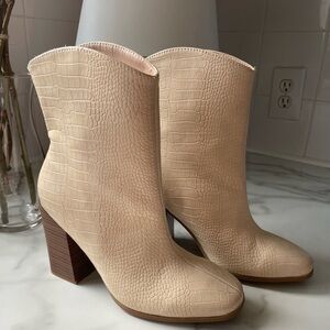 NWOT Cream Heeled Boots
